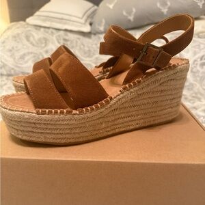 Brand New Size 10 Soludos platform espadrilles sandals